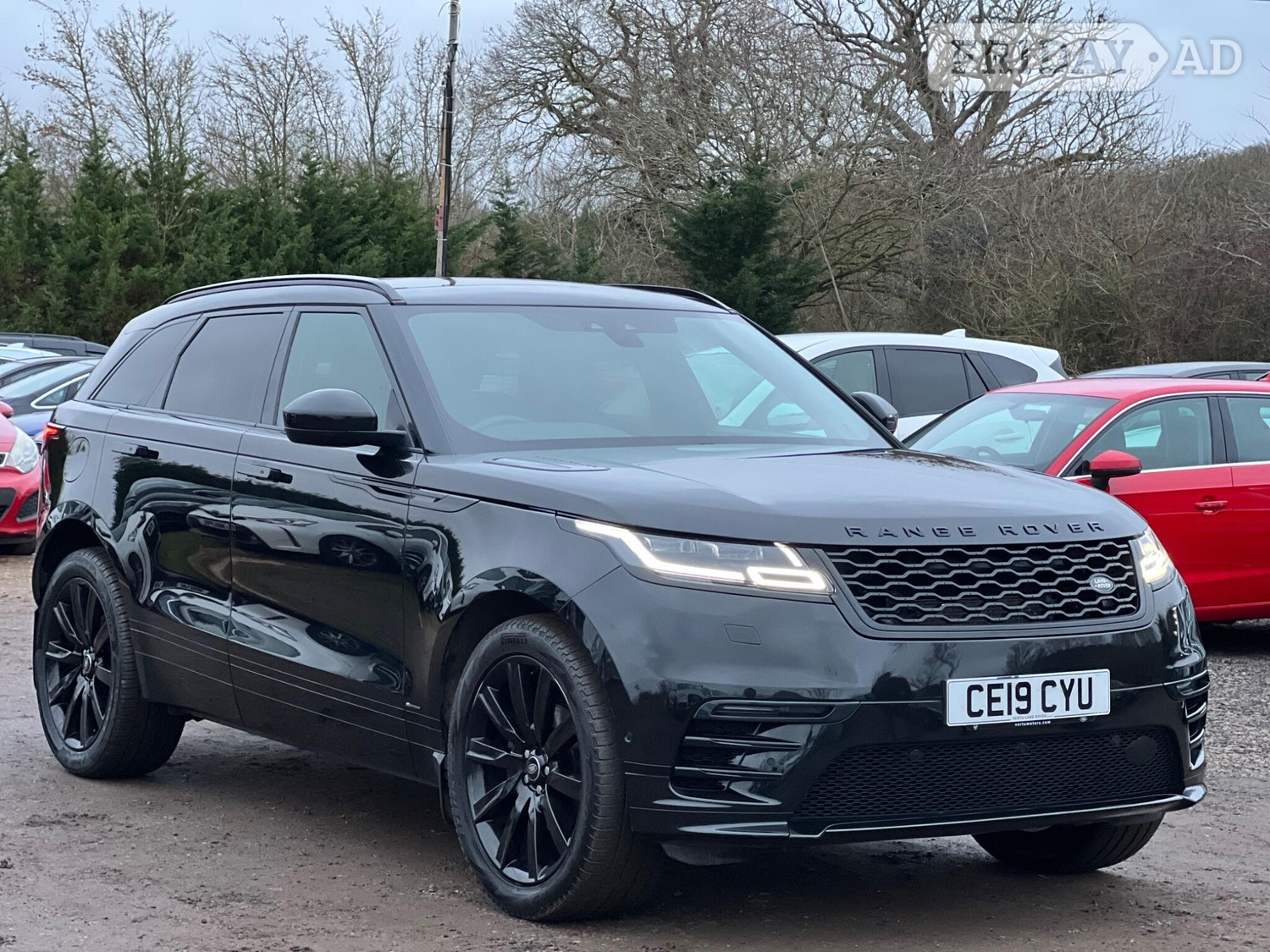 [ berth ]Land Rover Range Rover Velar