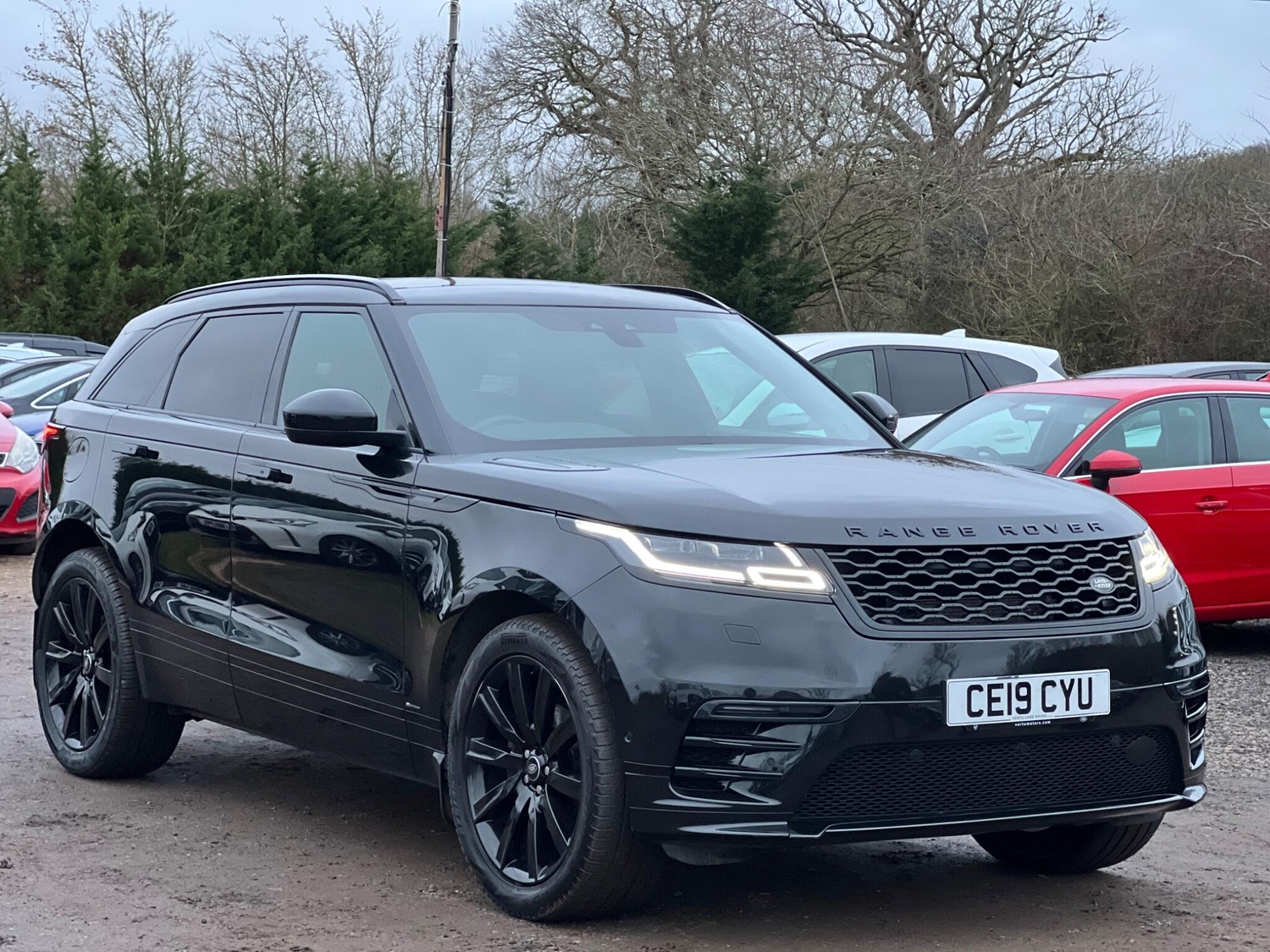 [ berth ]Land Rover Range Rover Velar