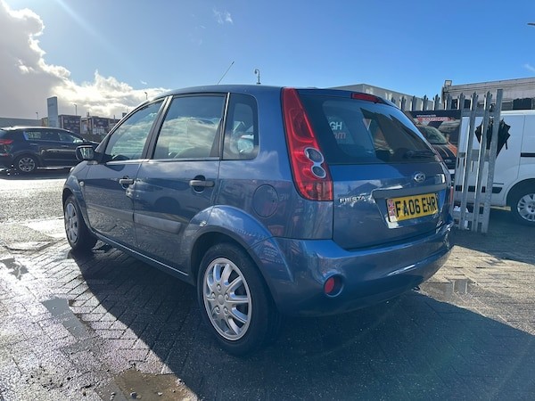 [ berth ]Ford Fiesta