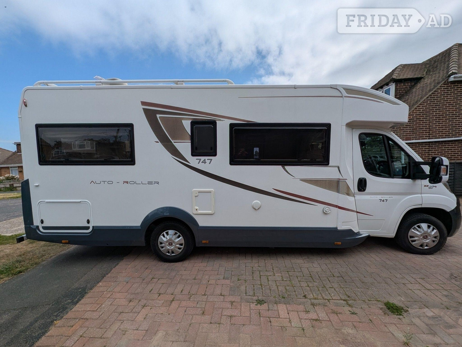 Roller Team Auto-Roller 747 2017 for sale - Motorhomes & Caravans in Southampton