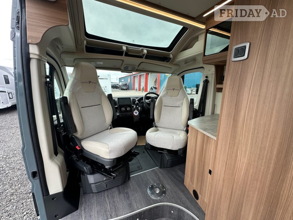 [2 berth ]Auto-Trail 635 V-Line SE