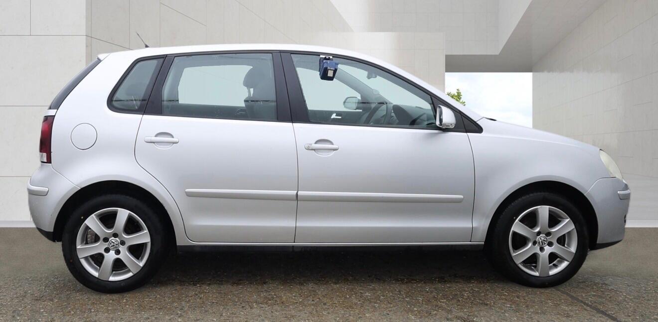 Volkswagen Polo 2008 - Cars