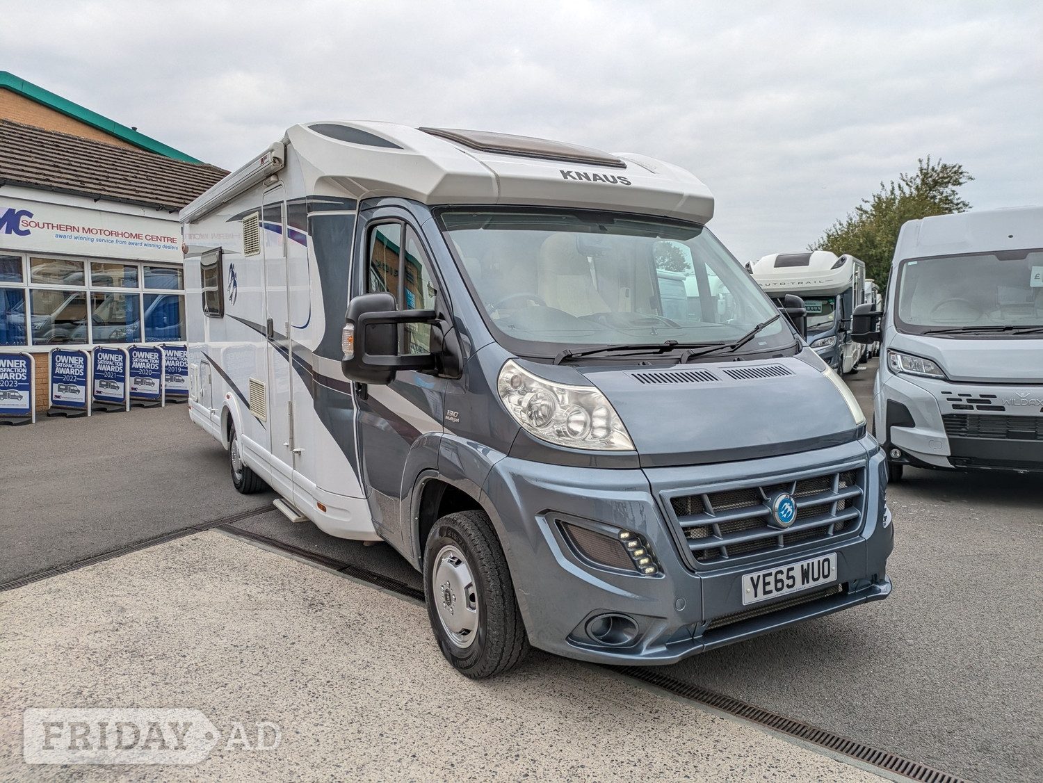 Knaus Sky TI 700 2015 in Bracknell