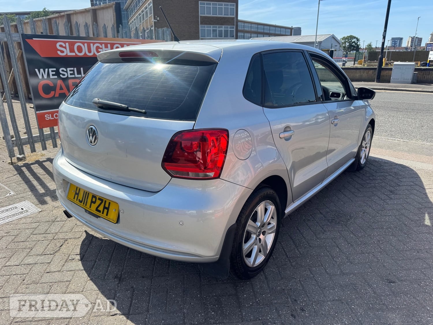 Volkswagen Polo 2011 - Cars in Slough