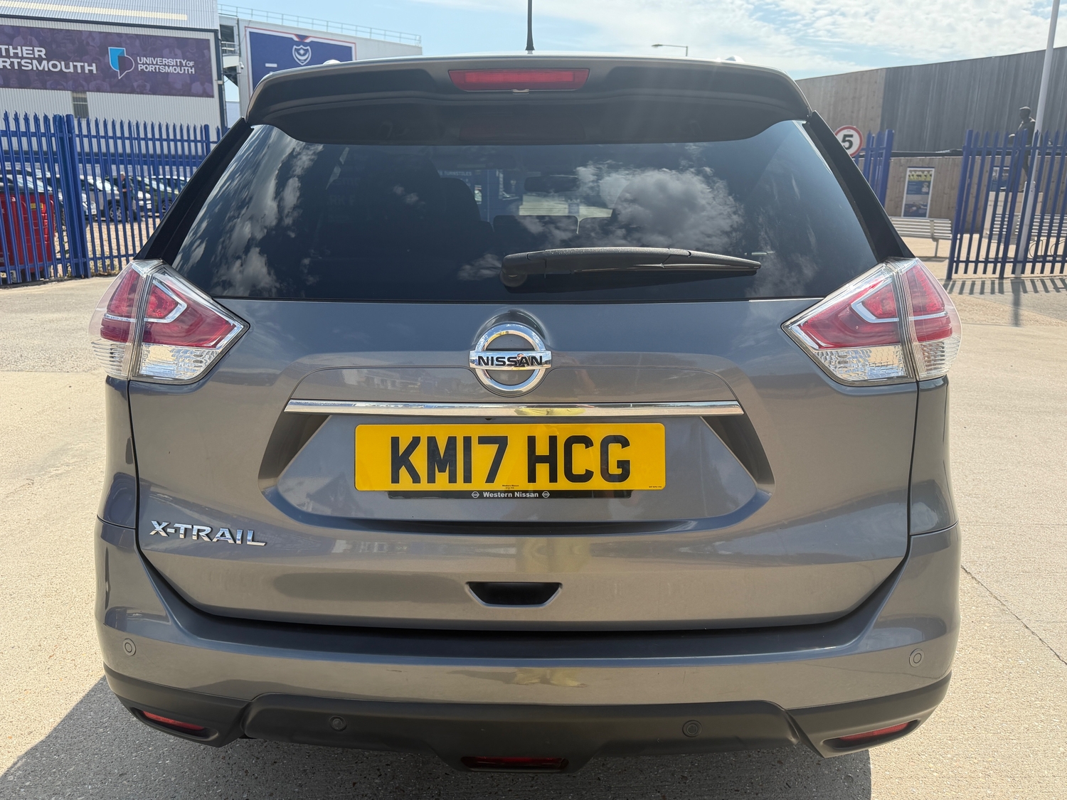 Nissan X-Trail 2017 - Cars in Portsmouth