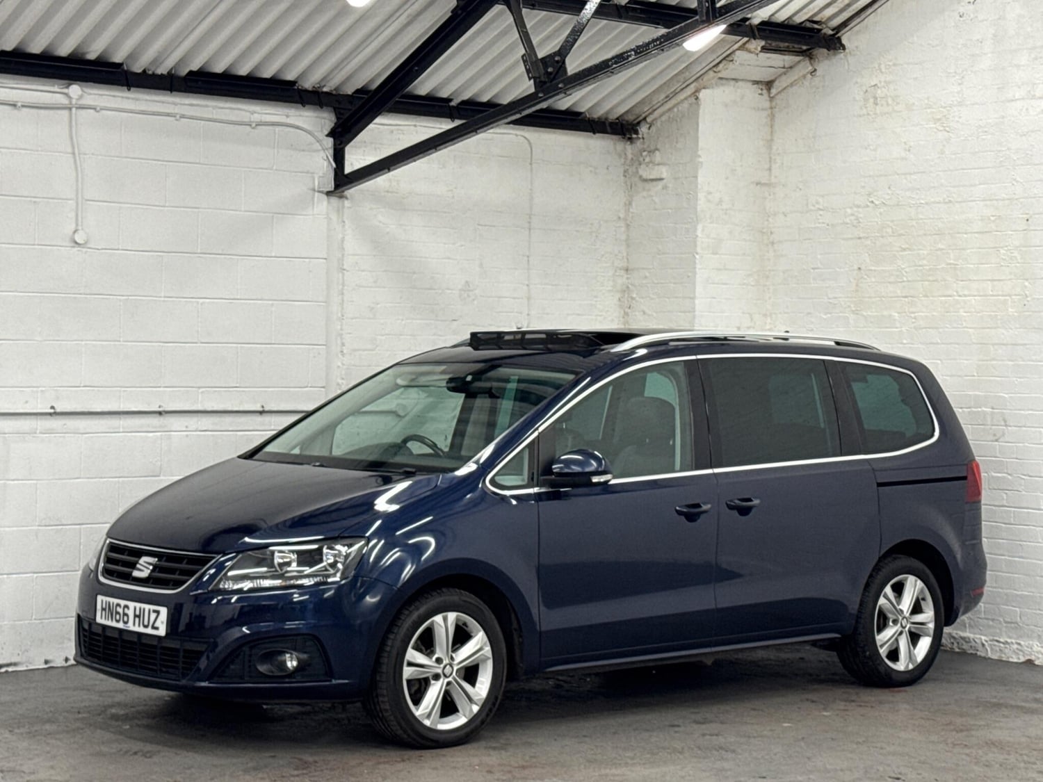 SEAT Alhambra 2017 - Cars