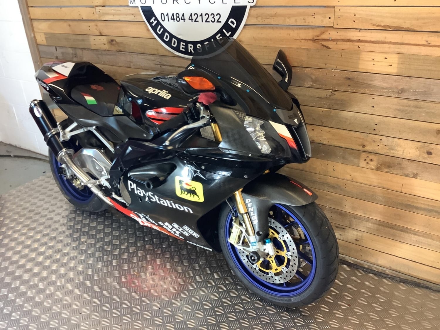 Aprilia RSV 2003 - Motorbikes, Scooters & Quads