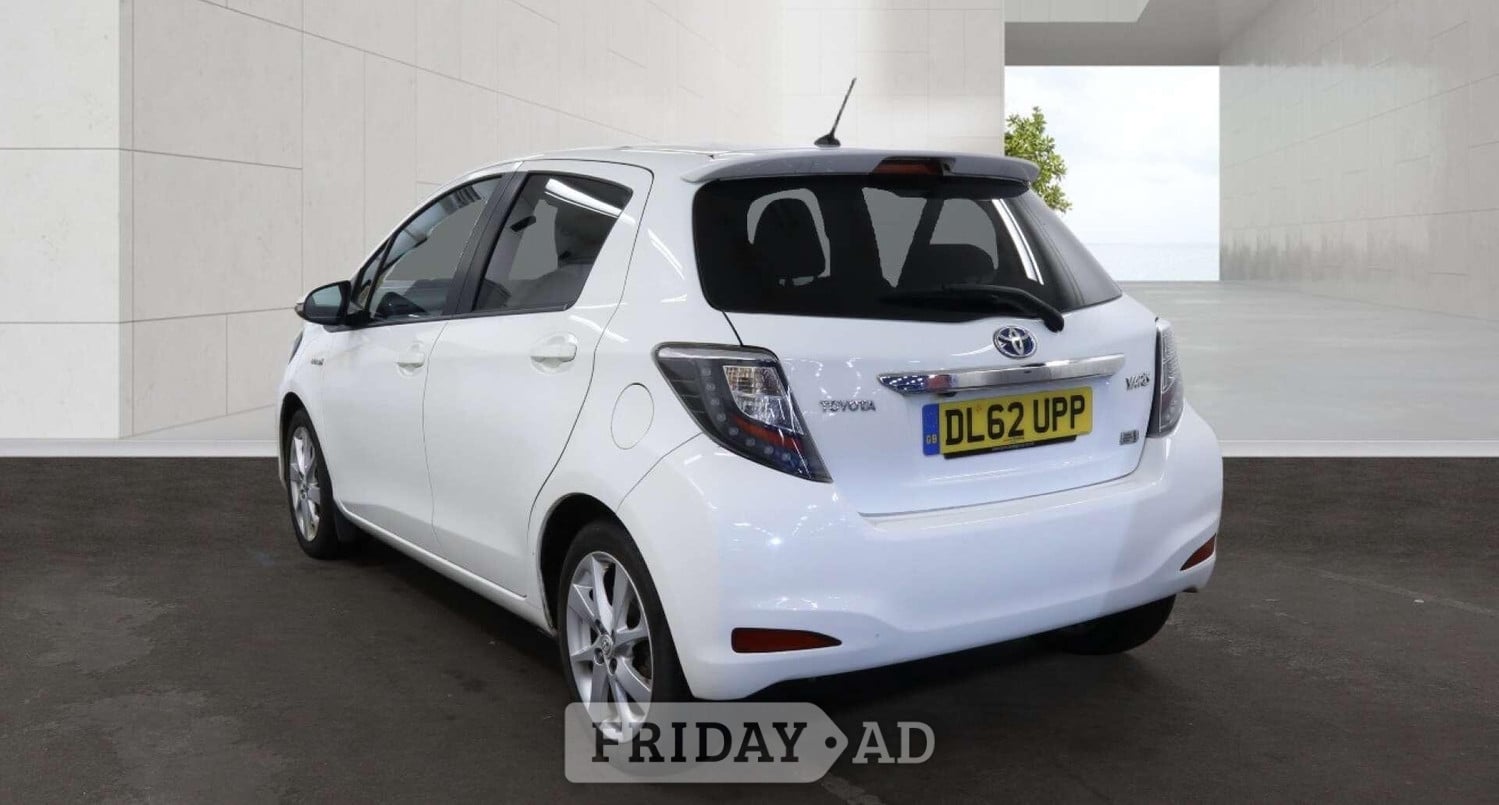 Toyota Yaris 2012 - Cars
