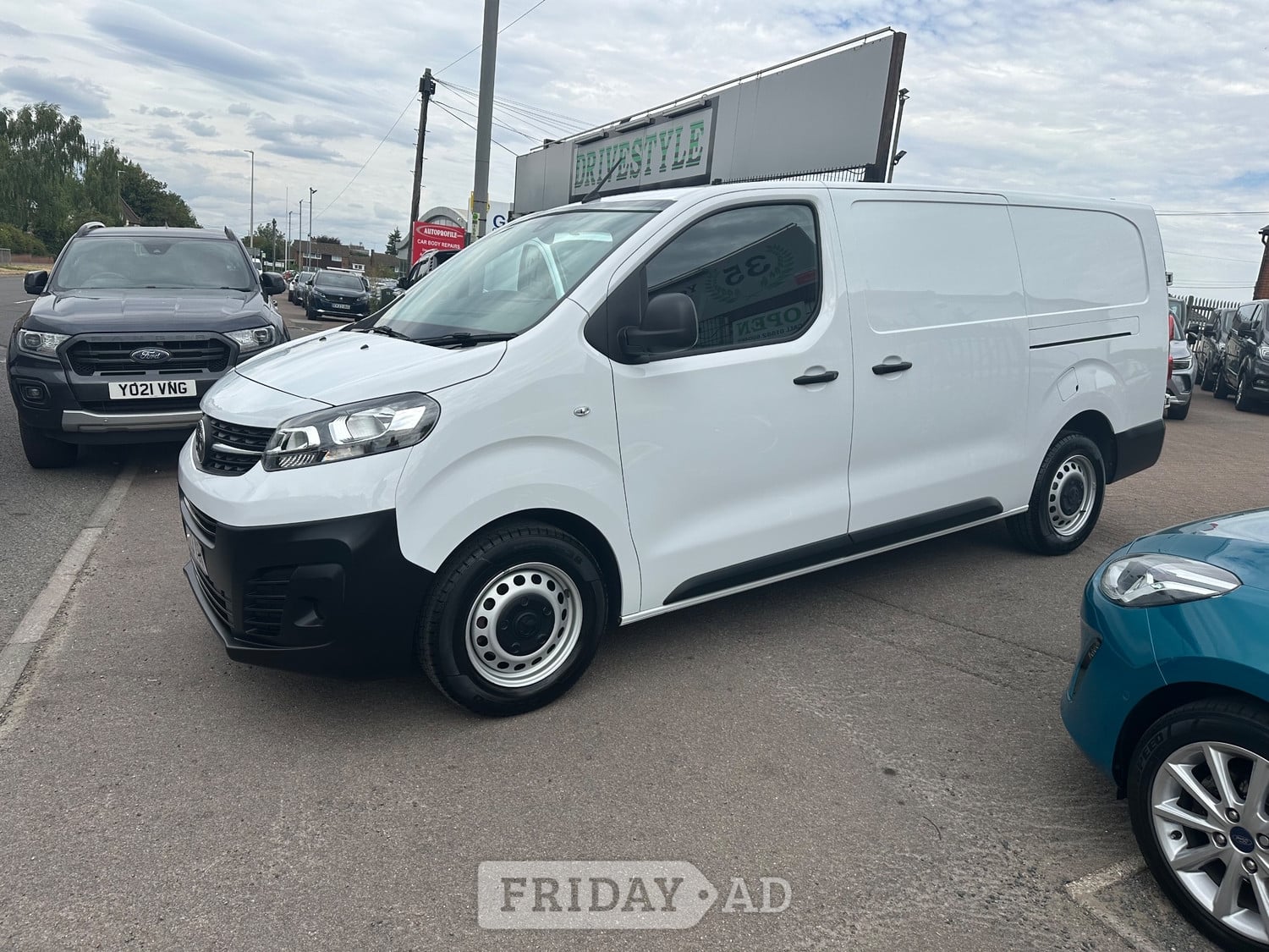 [ berth ]Vauxhall Vivaro