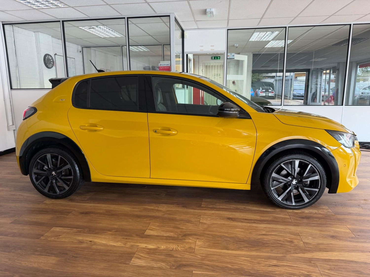 [ berth ]Peugeot 208