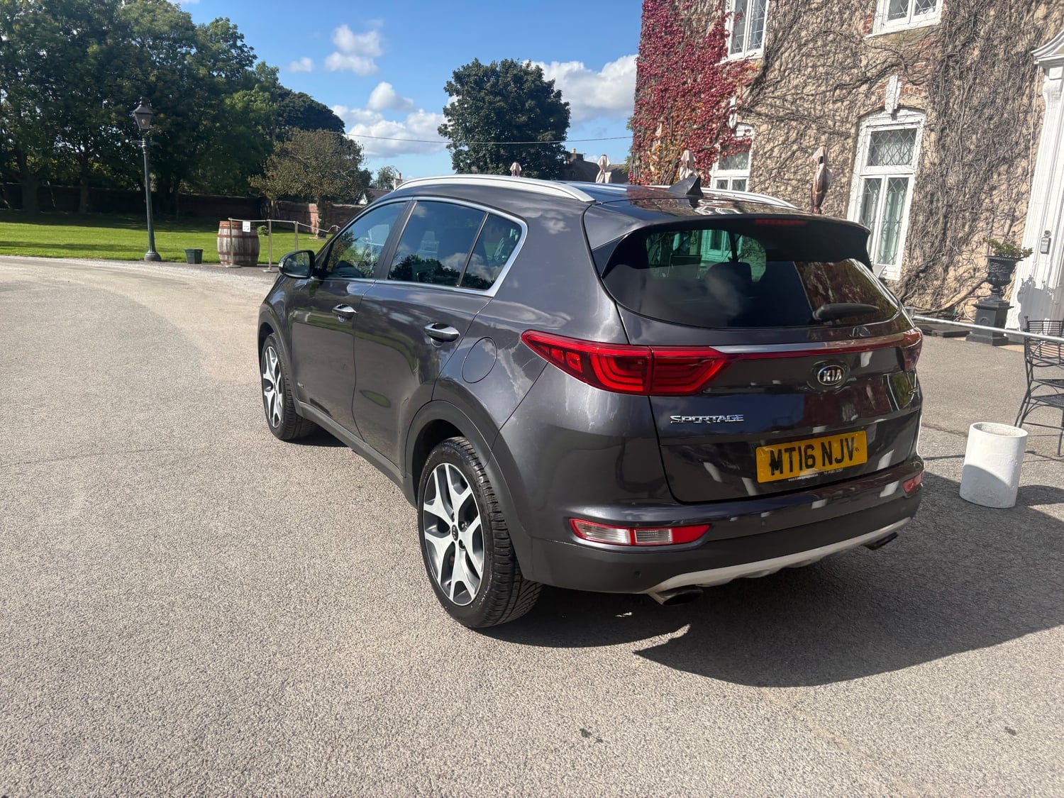 [ berth ]Kia Sportage