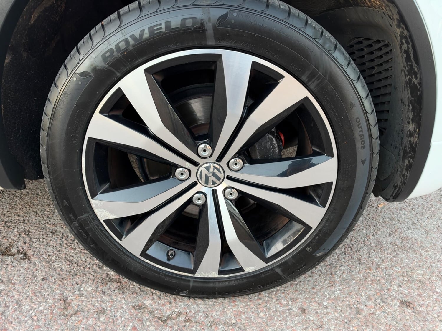Volkswagen Touareg 2013 - Cars