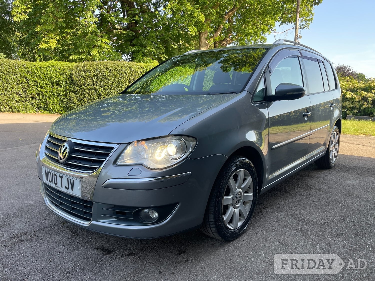 Volkswagen Touran 2020 - Cars in Uxbridge