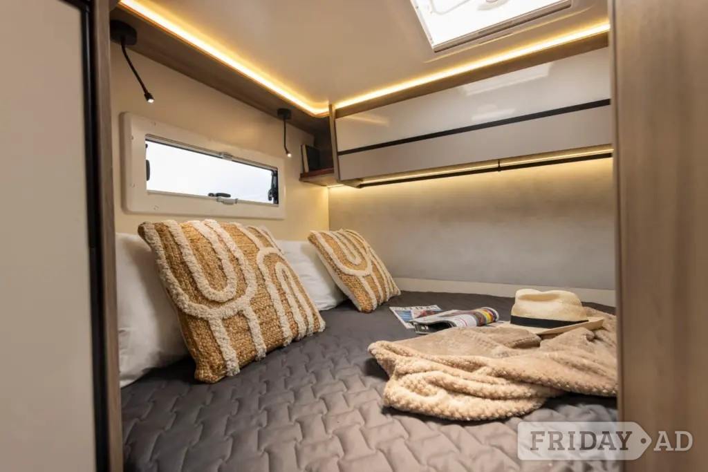 [4 berth ]Roller Team Kronos Compact 665