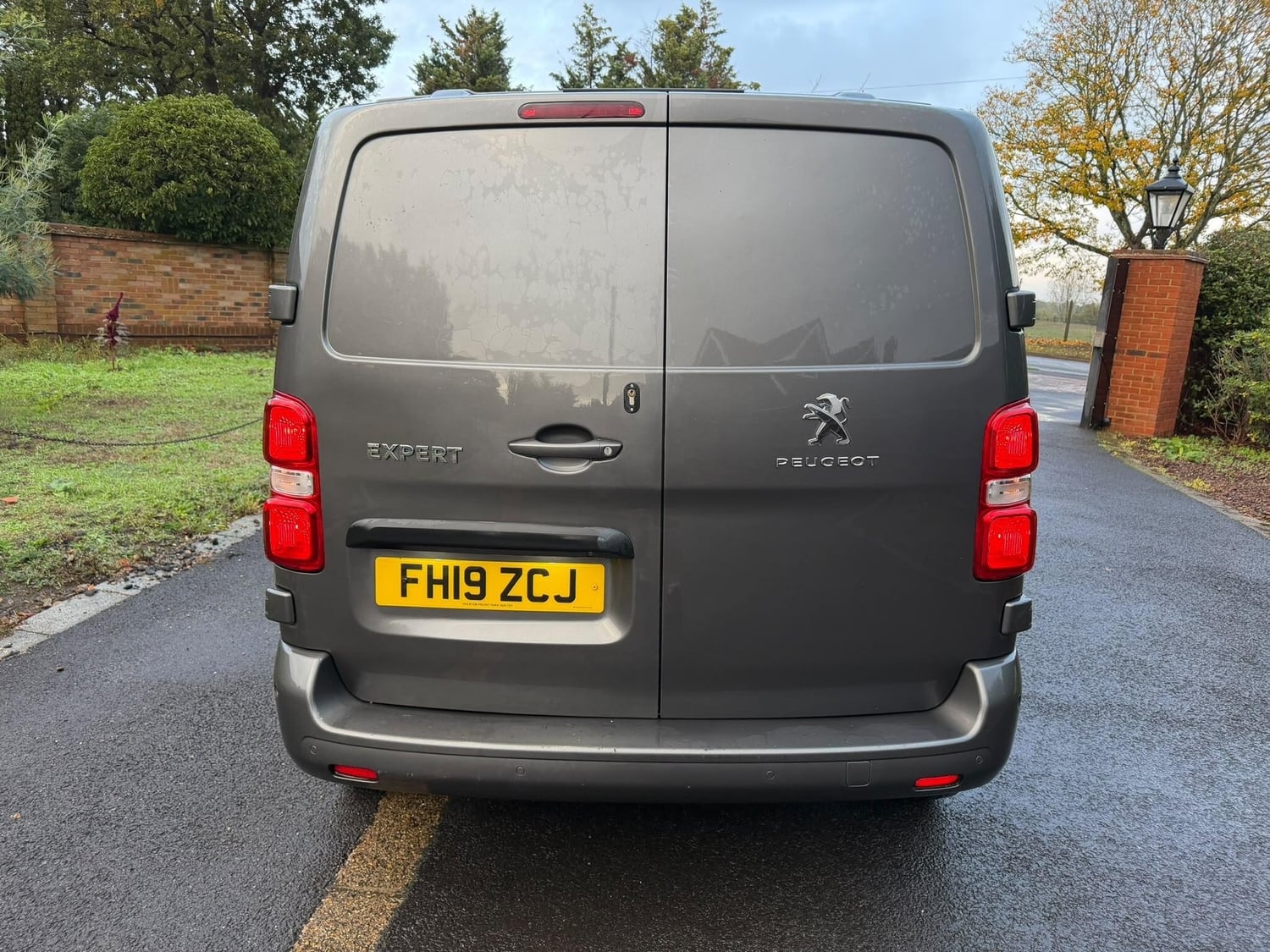 Peugeot Expert 2019 - Vans & Commercial Vehicles