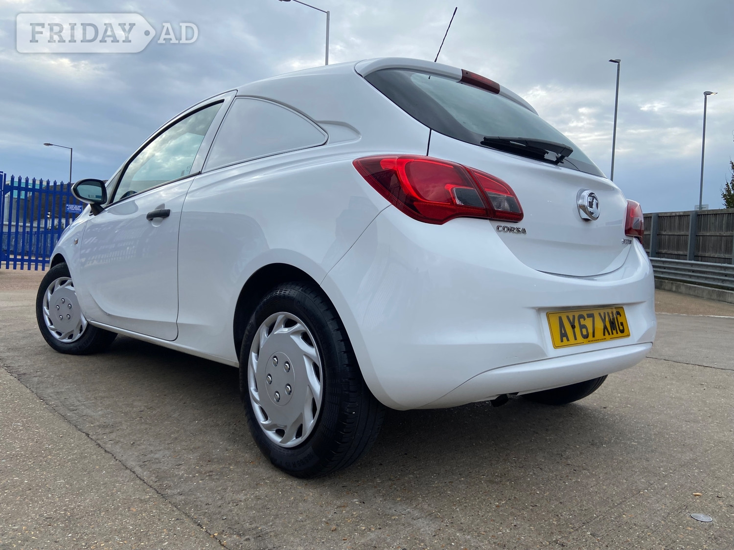 Vauxhall Corsa Van 2017 - Cars in Portsmouth