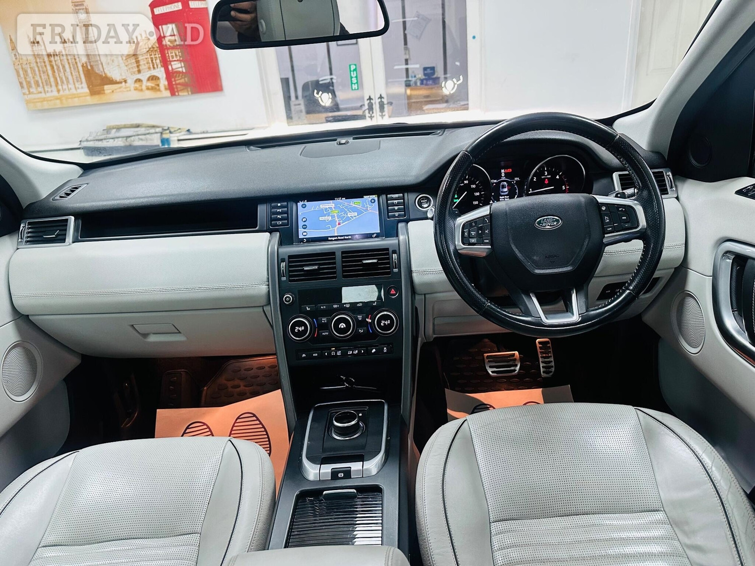 [ berth ]Land Rover Discovery Sport