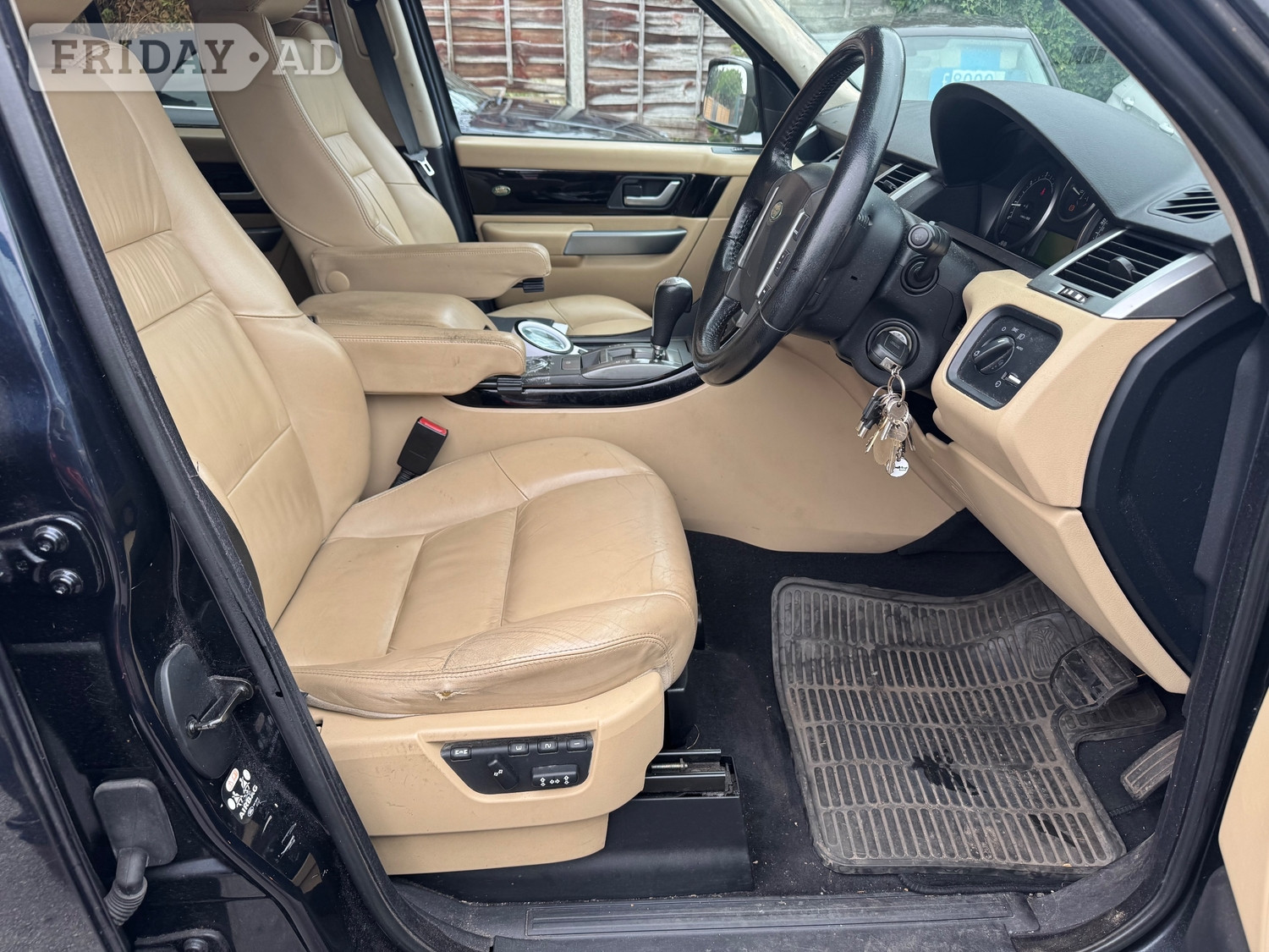 [ berth ]Land Rover Range Rover Sport