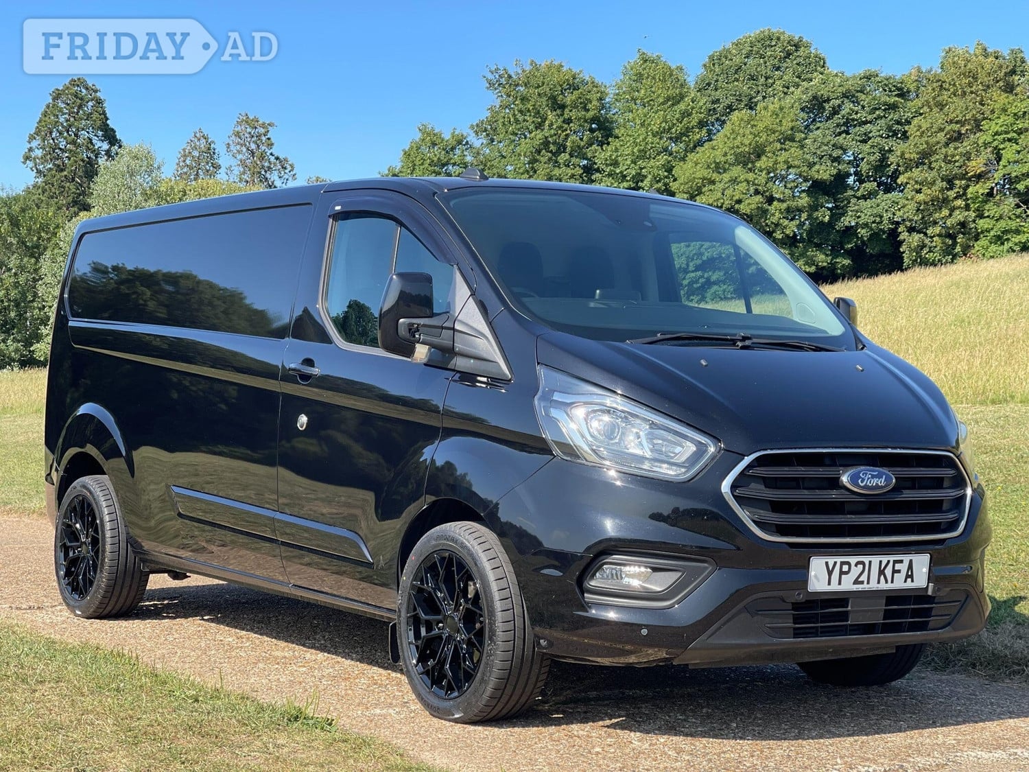 [ berth ]Ford Transit Custom