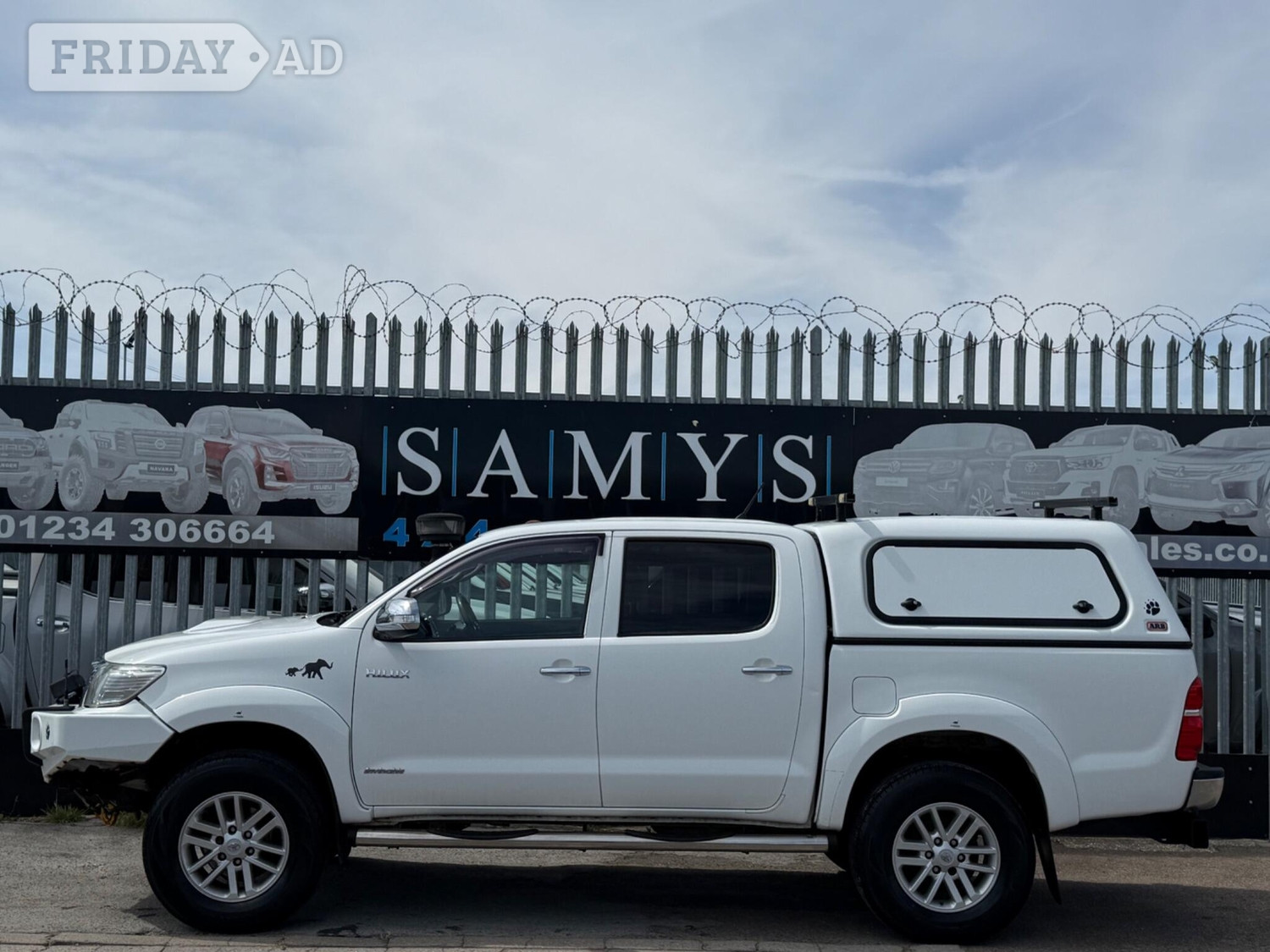 Toyota Hilux 2012 - Vans & Commercial Vehicles in Bedford