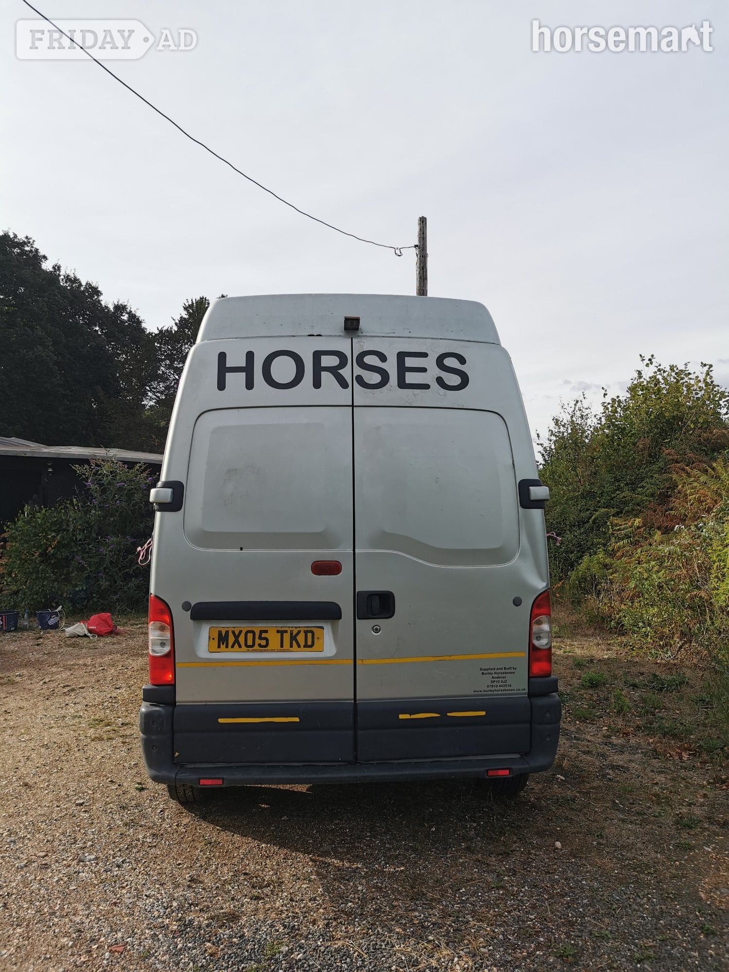 [ berth ]Burley Horseboxes 