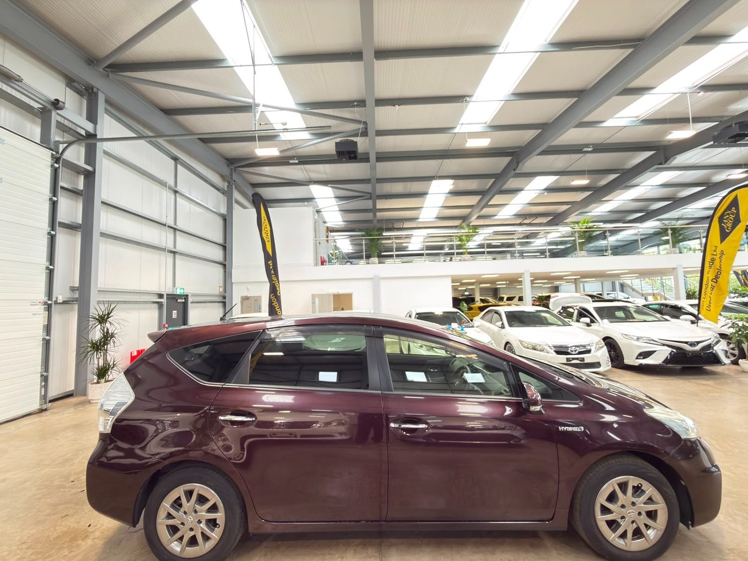 Toyota 7 Seat Prius Reading