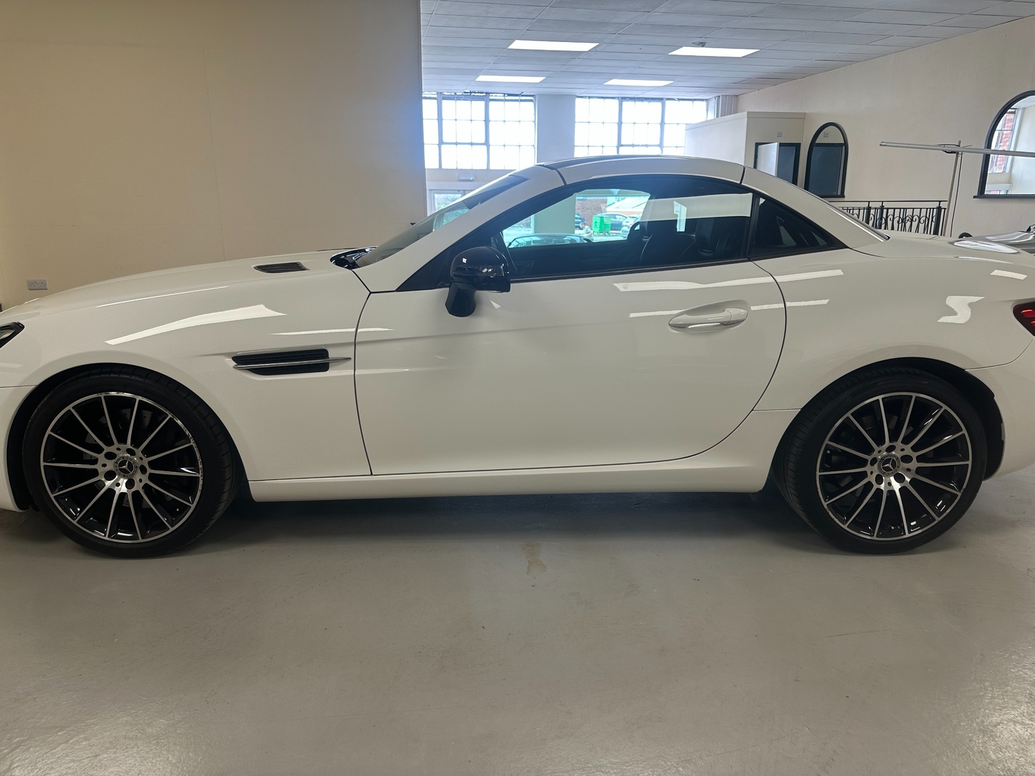 Mercedes-Benz SLC 2018 - Cars