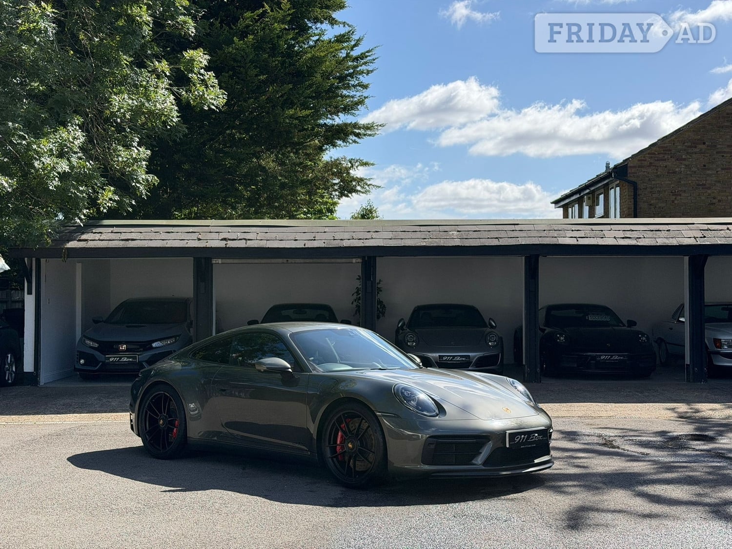 Porsche 911 2022 in Bromley