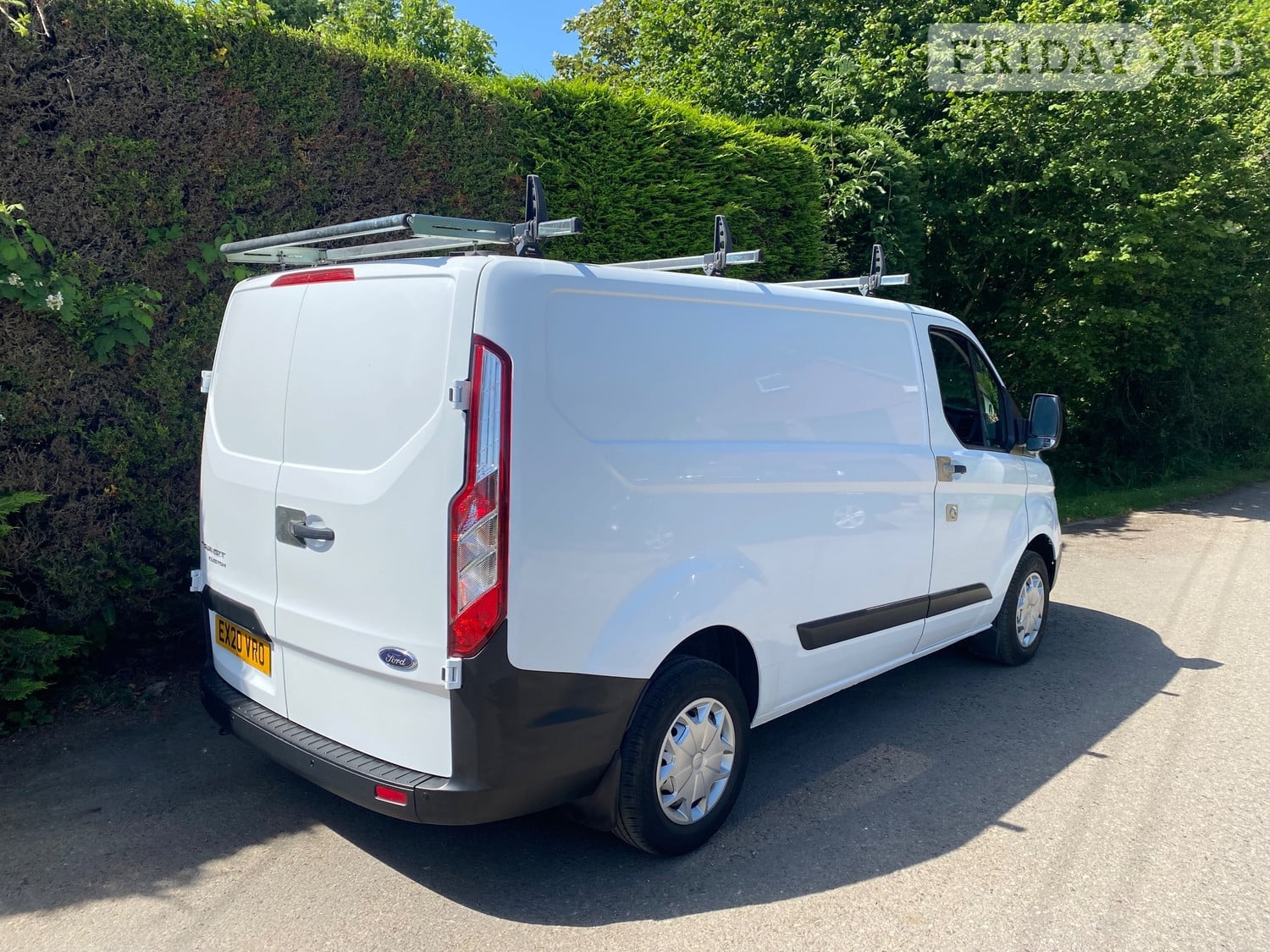 [ berth ]Ford Transit Custom