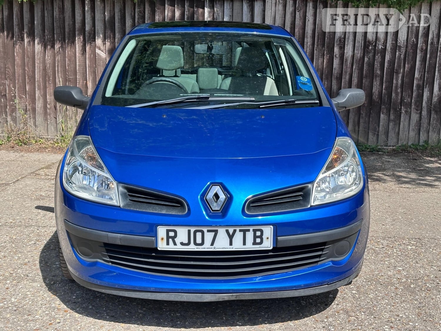 [ berth ]Renault Clio