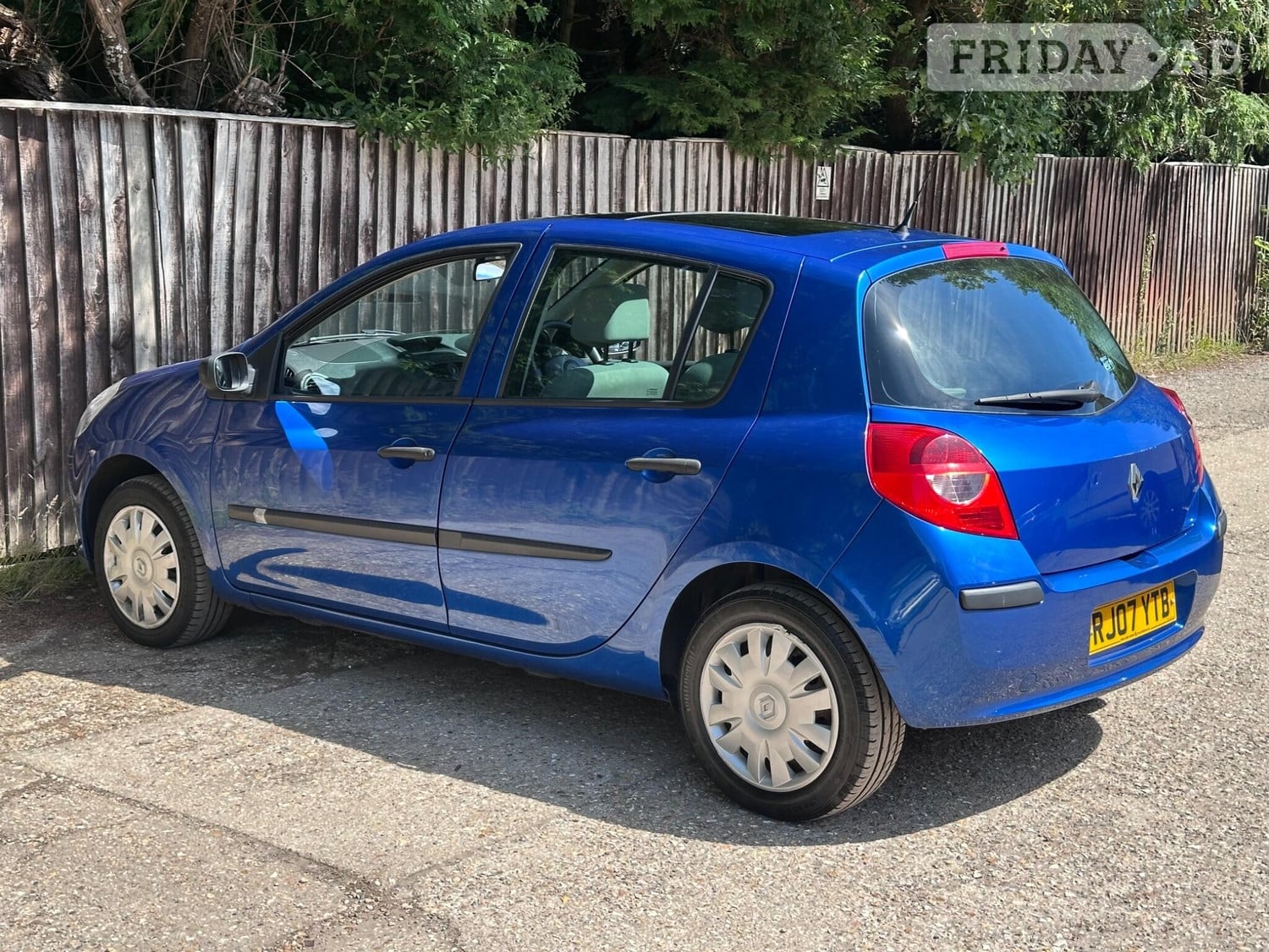 Renault Clio 2007 - Cars in Ringwood