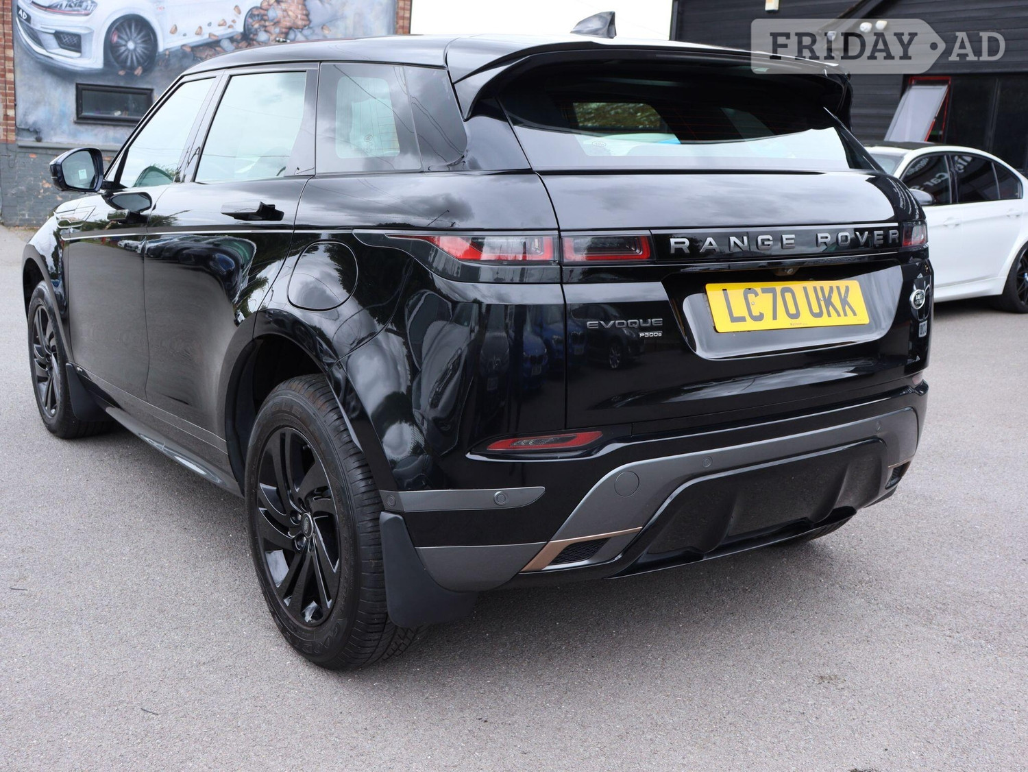 [ berth ]Land Rover Range Rover Evoque
