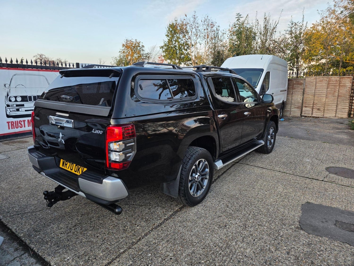 [ berth ]Mitsubishi L200