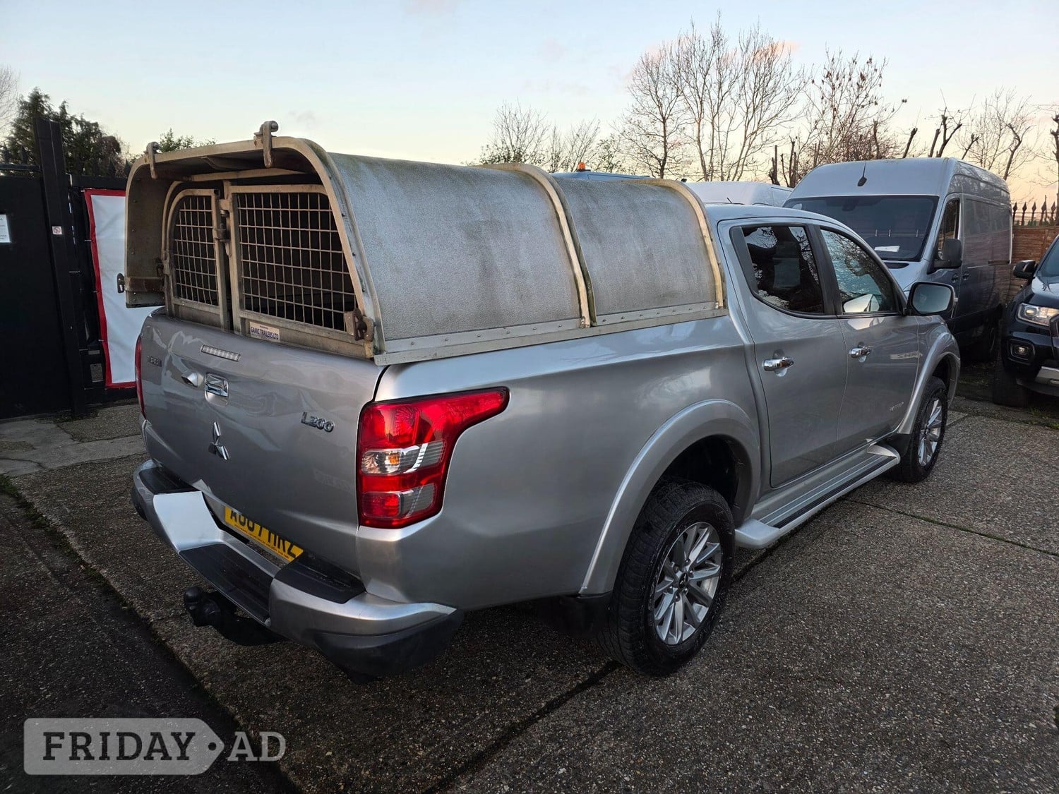 [ berth ]Mitsubishi L200