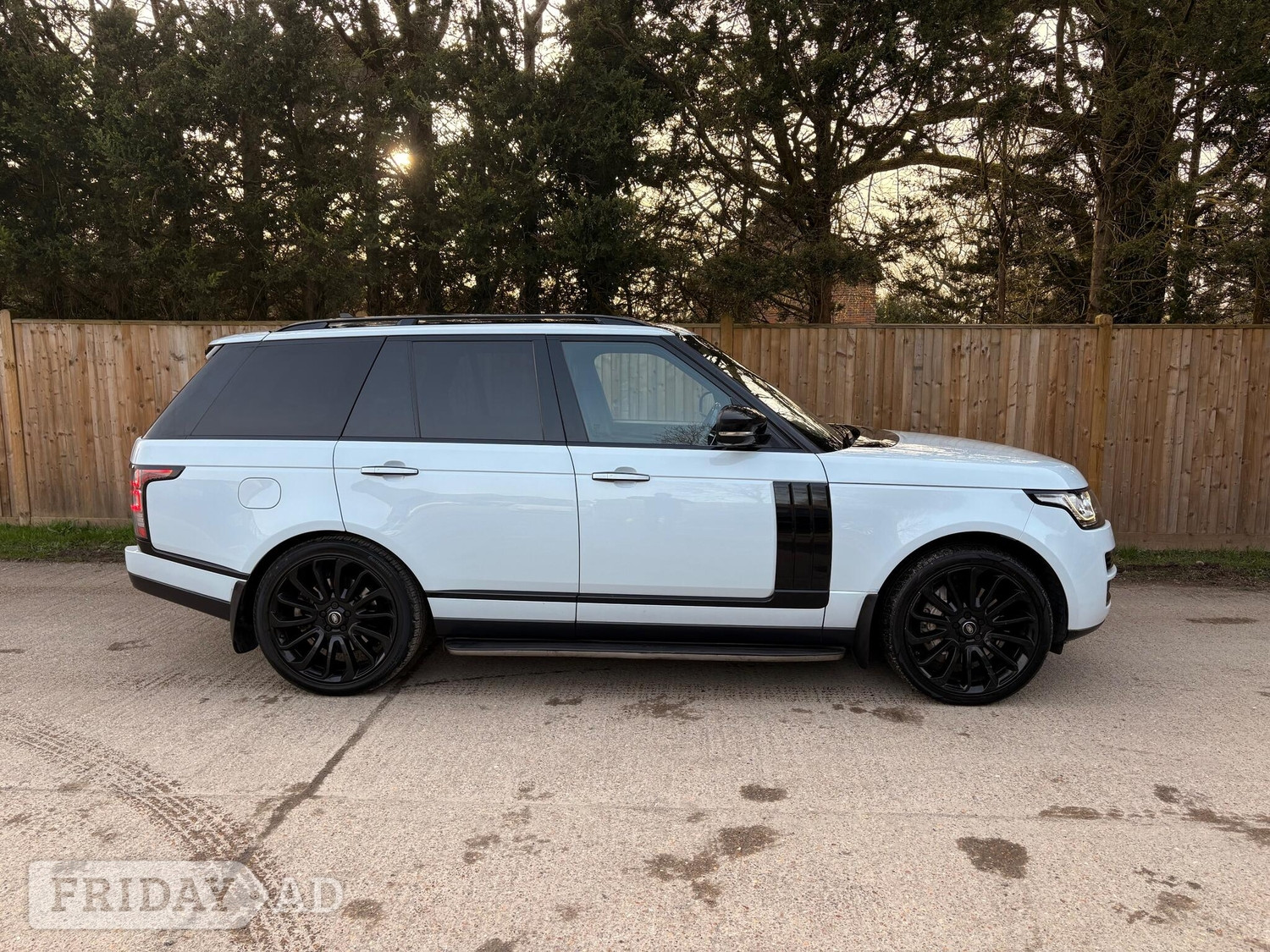 [ berth ]Land Rover Range Rover