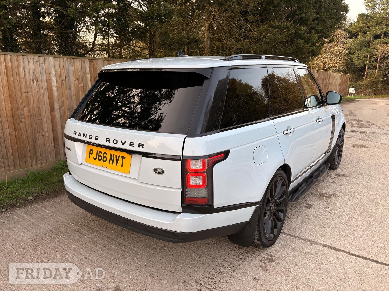 Land Rover Range Rover 2016 - Cars in Tonbridge