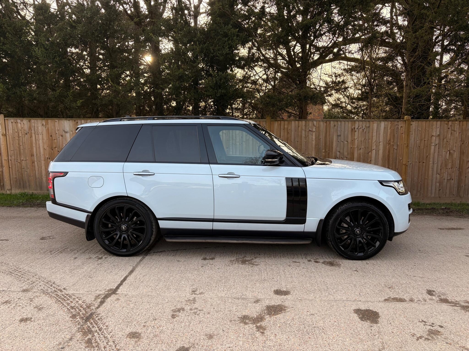 [ berth ]Land Rover Range Rover