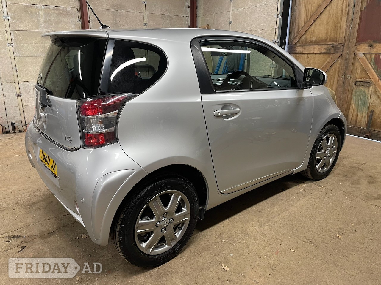 [ berth ]Toyota IQ