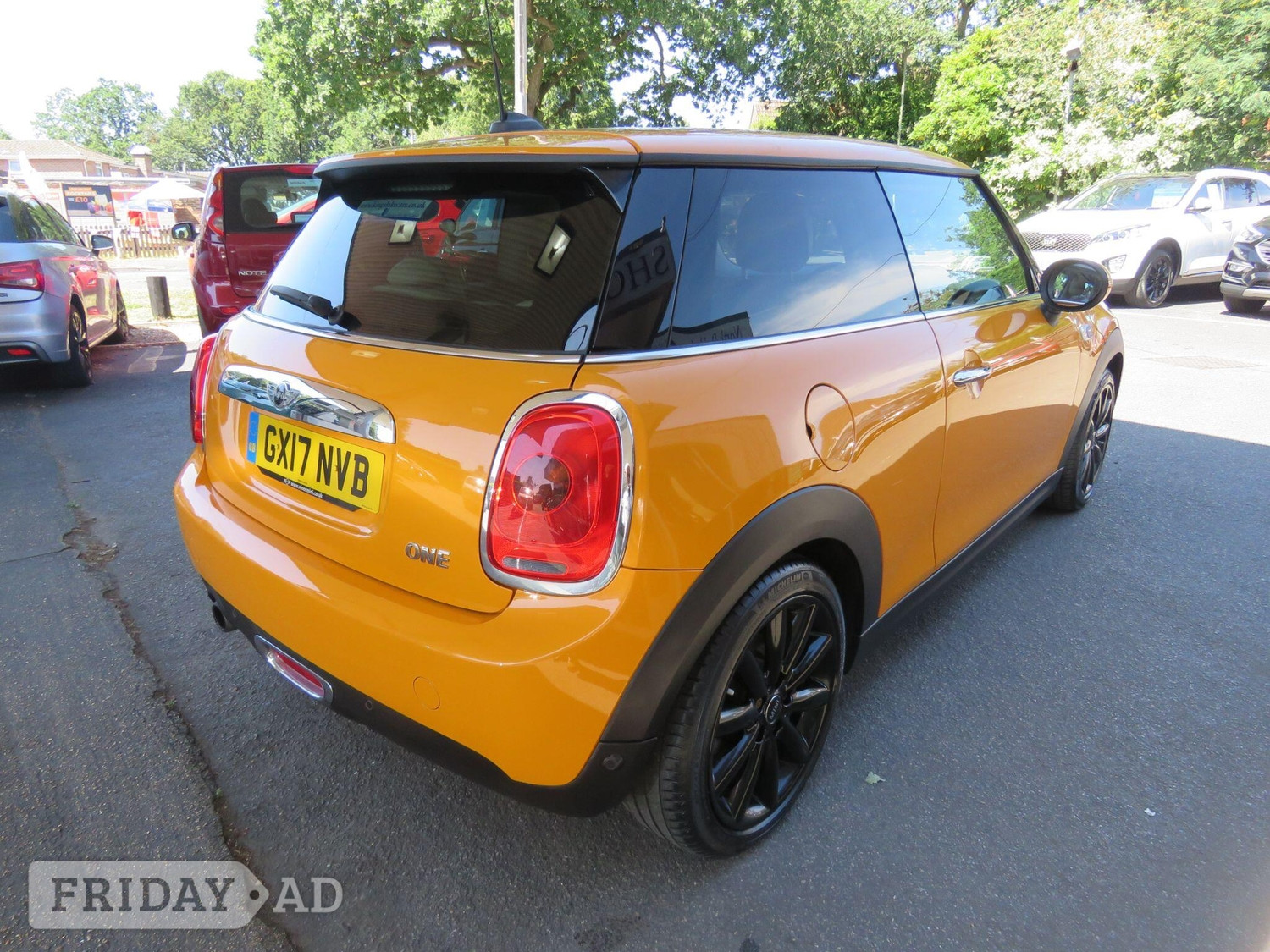 Mini Hatch 2017 - Cars