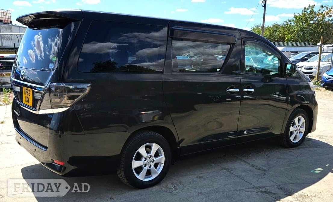 Toyota Vellfire 2014 - Cars in Peterborough