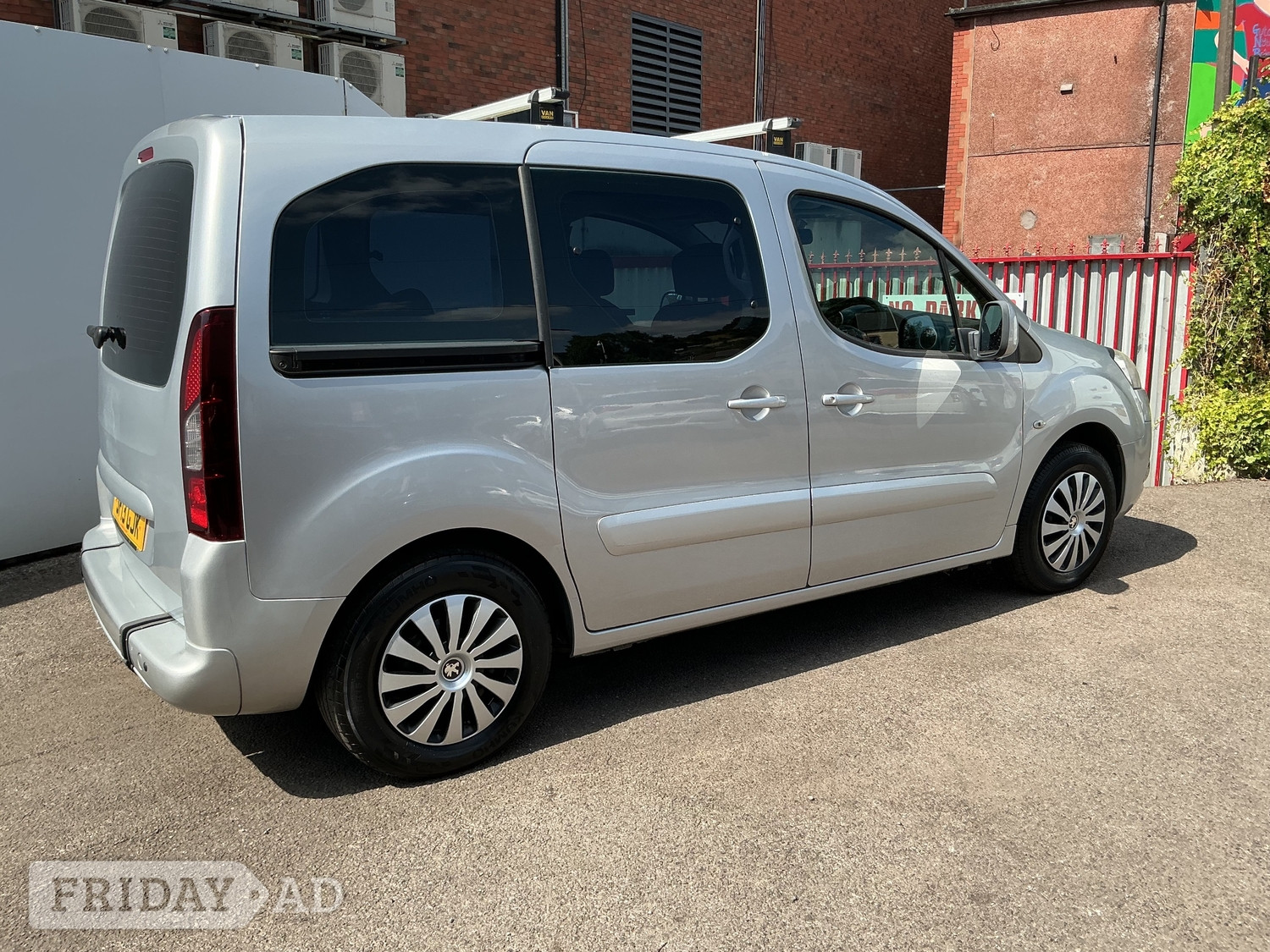 [ berth ]Peugeot Partner Tepee