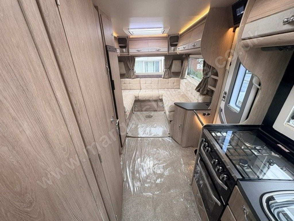 Auto-Sleepers Broadway EL 2025 for sale - Motorhomes & Caravans in Guildford