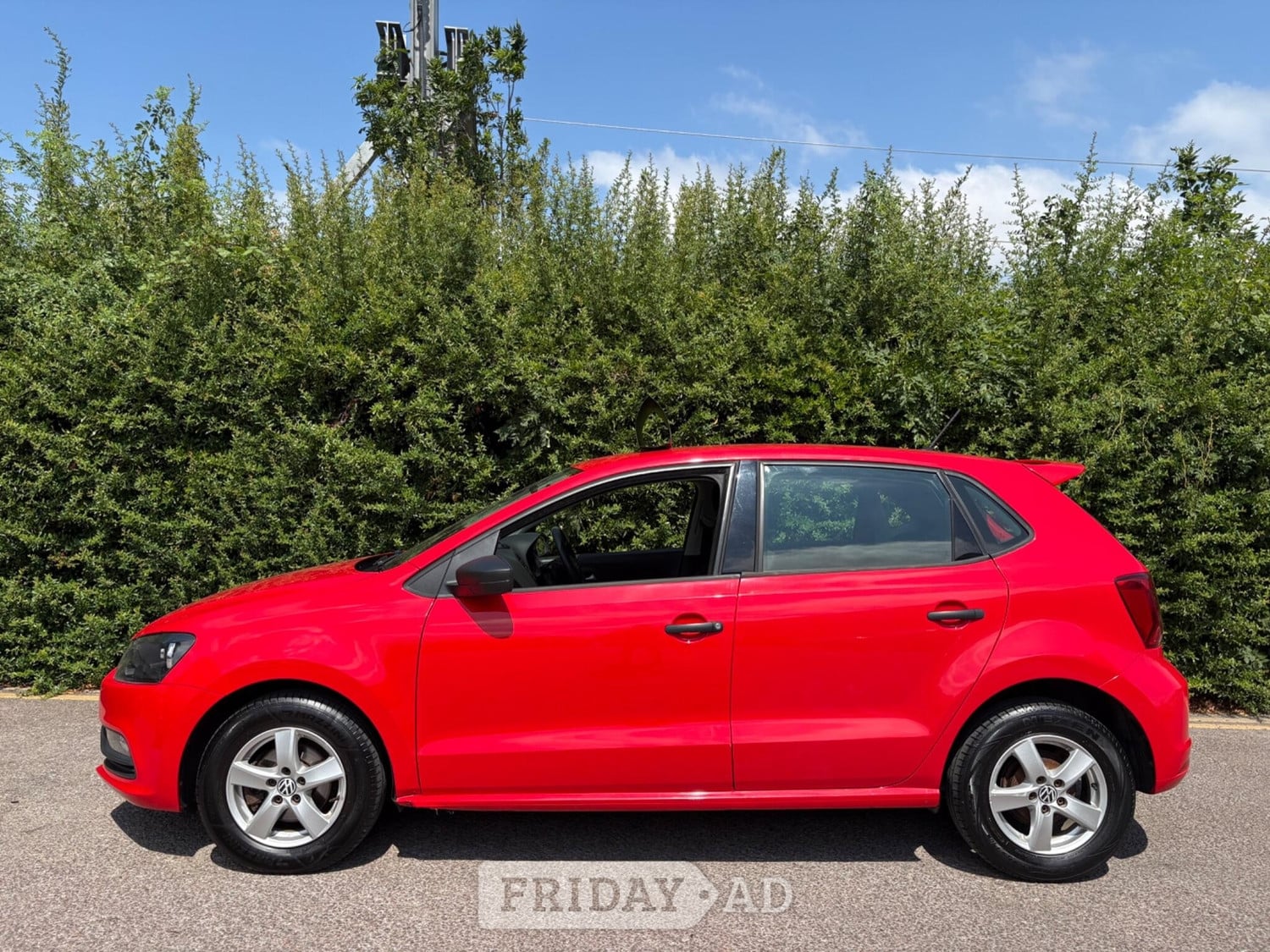 Volkswagen Polo 2015 - Cars in Swindon