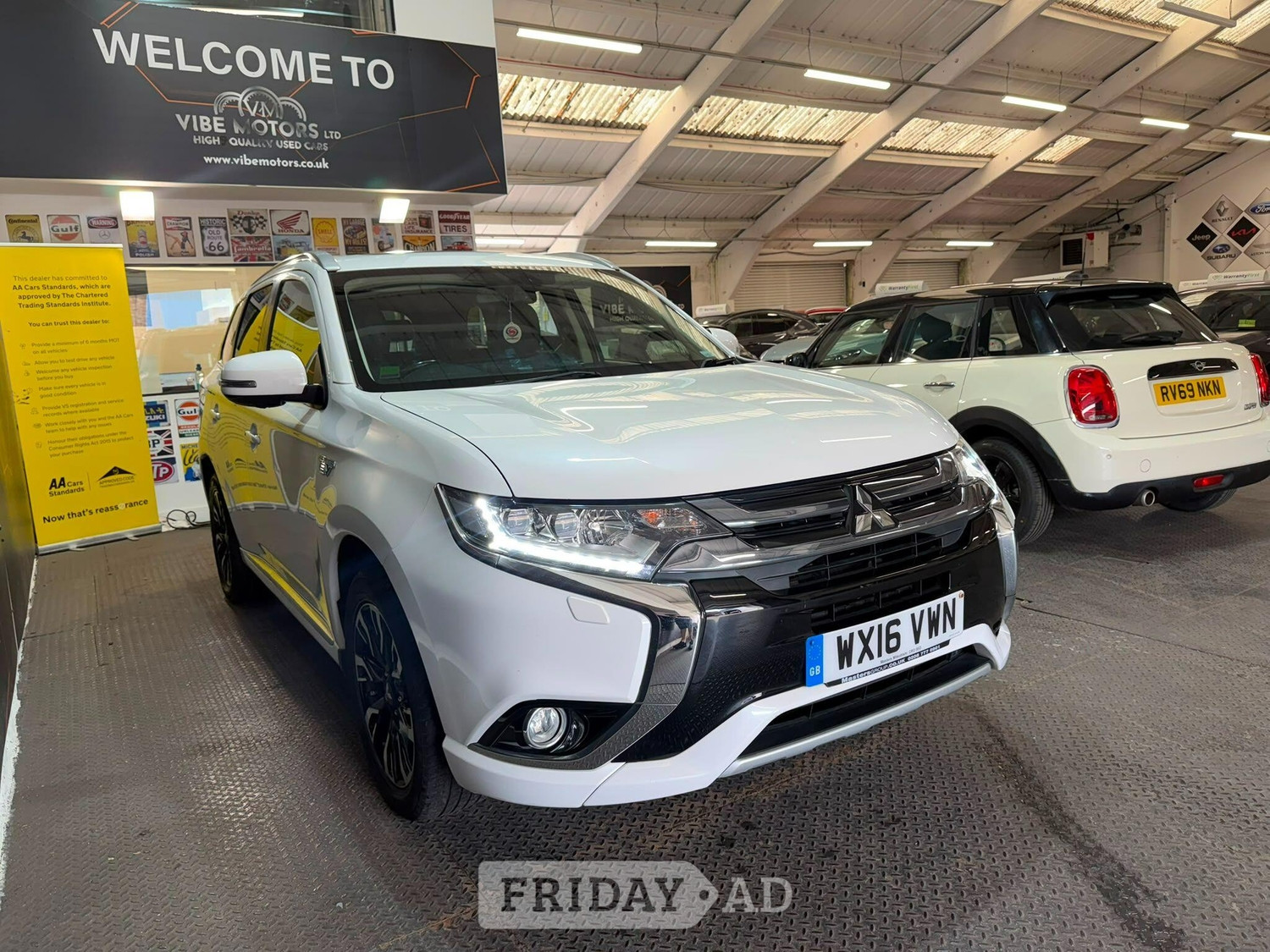 Mitsubishi Outlander 2016 - Cars in Harrow