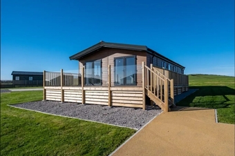2 bed Lakes Coastal Executive Lodge - 12 month owners only