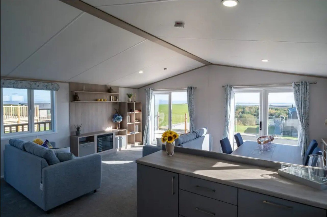 2 bed Lakes Coastal Executive Lodge - 12 month owners only