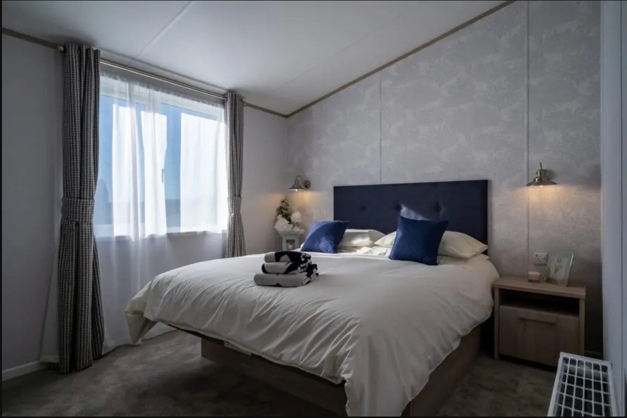 2 bed Lakes Coastal Executive Lodge - 12 month owners only - Holiday Homes