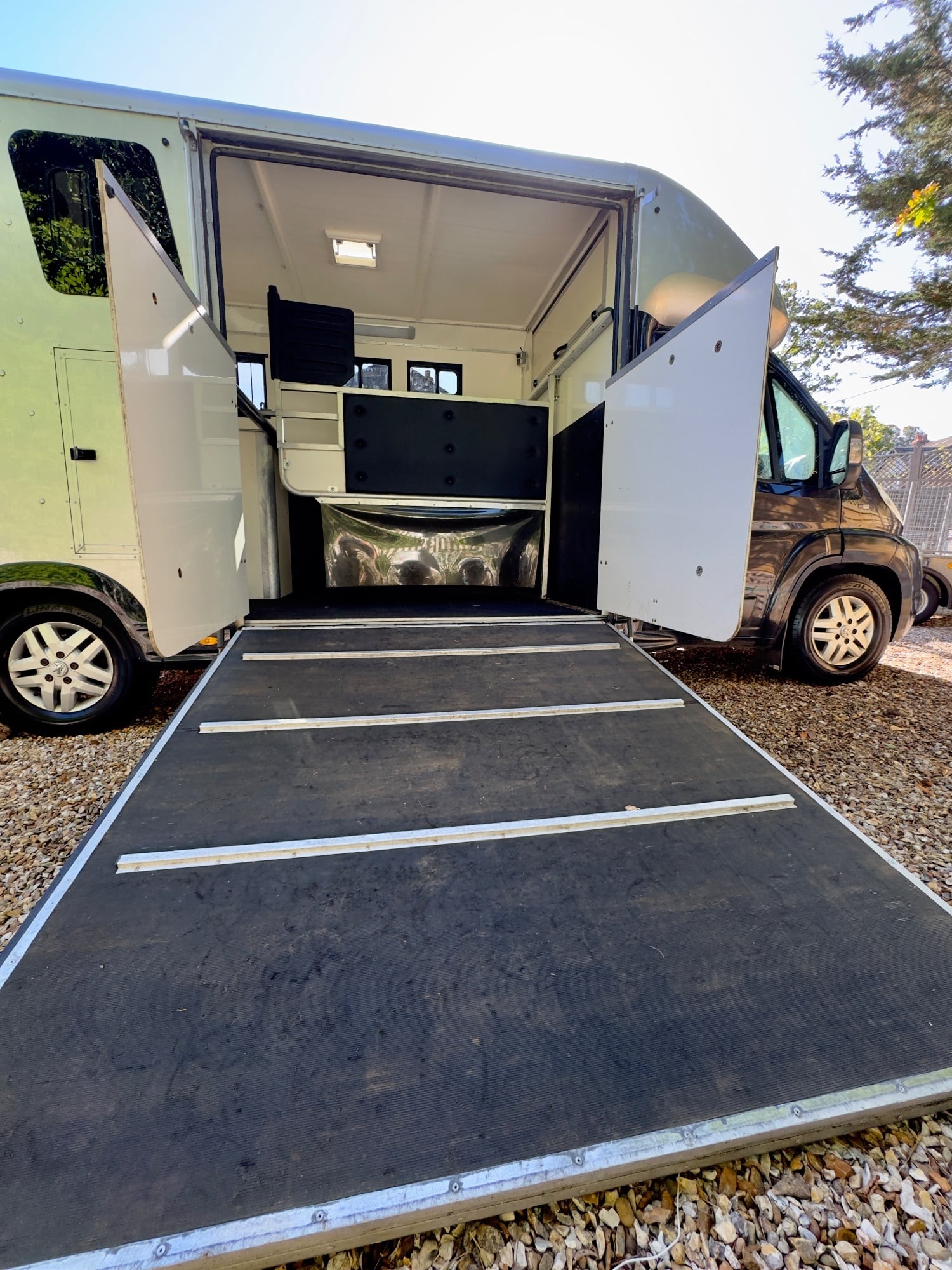Equi-Trek Victory Excel Peugeot Horsebox - Trailers & Horseboxes