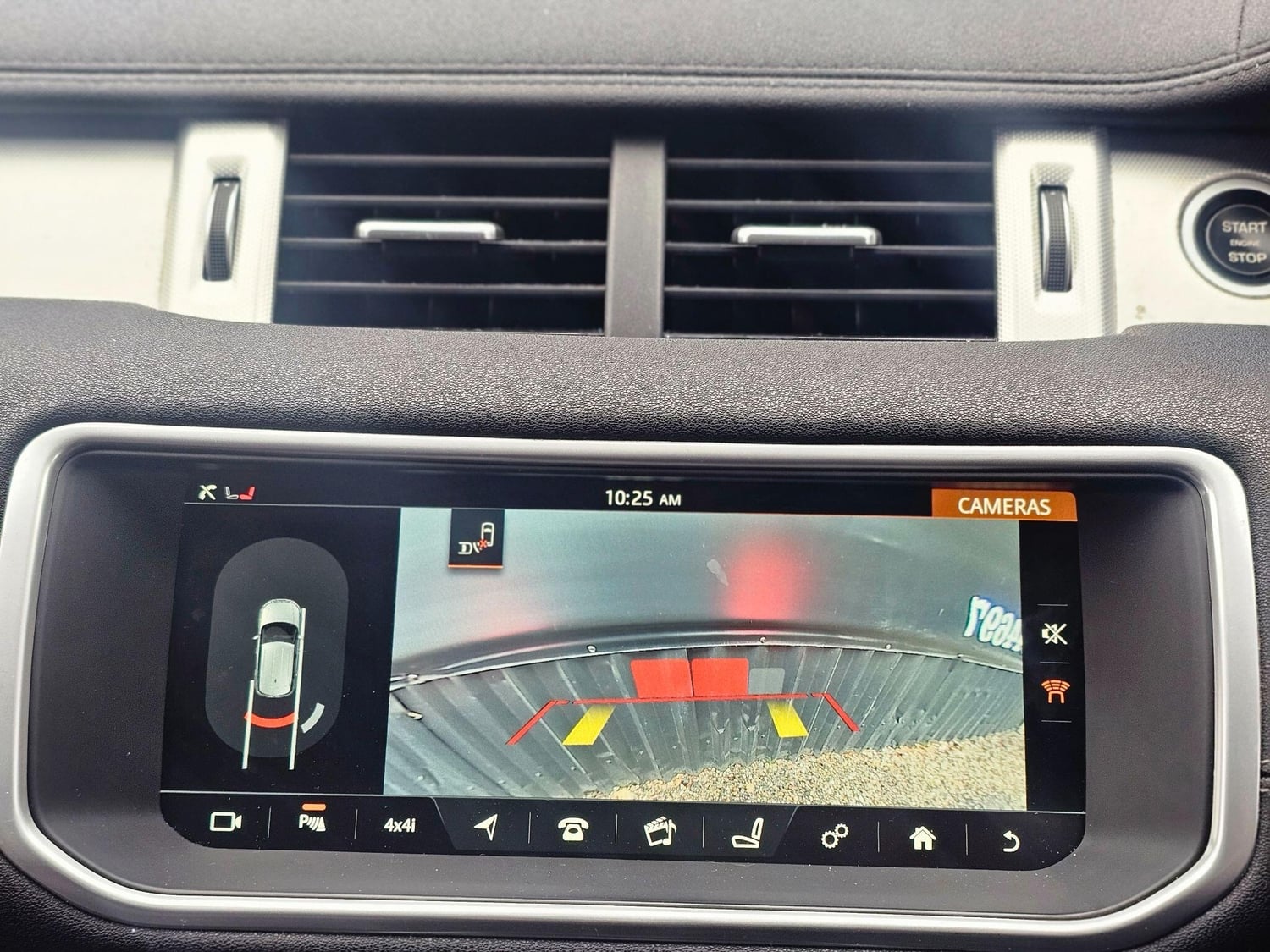 [ berth ]Land Rover Range Rover Evoque