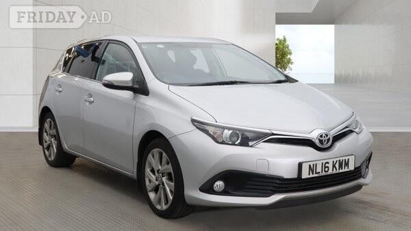 Toyota Auris 2016 in Slough